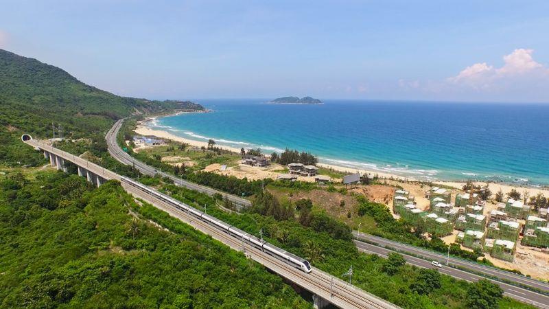 中鐵武漢電氣化局承建的海南環島高鐵
